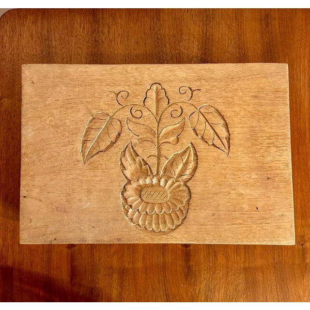 American Mid 20th Century Handcarved Flower Wooden Jewelry Box For Sale - Image 3 of 3