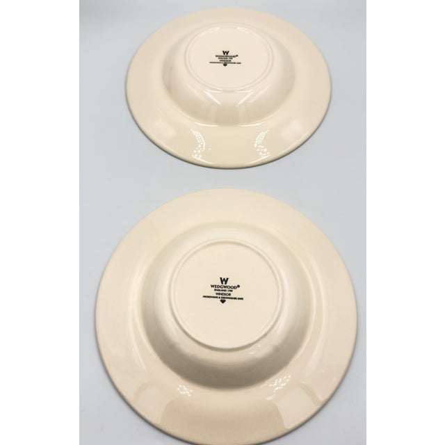 Timeless elegance with this beautiful pre-owned Wedgwood Windsor bowl set. These exquisite 9-inch rimmed bowls are perfect...