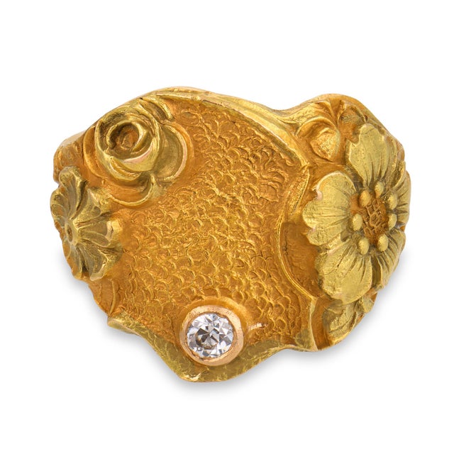 Art Nouveau 1910s Art Nouveau Old Cut Diamond 14k Yellow Gold Floral Ring, Size 8 For Sale - Image 3 of 7