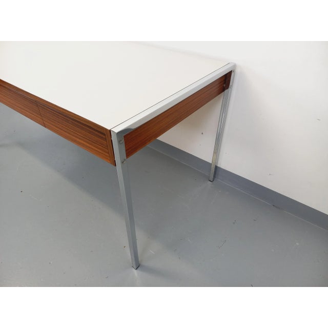 Wood Modernist Desk in Rosewood, Melamine and Metal, 1970s For Sale - Image 7 of 18
