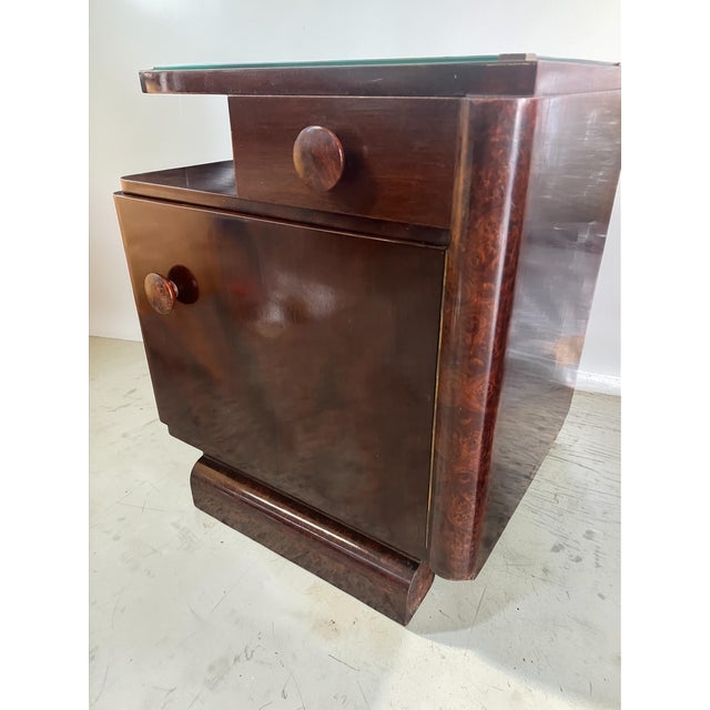 1940s Art Deco Bedside Tables with Burl Walnut Veneer and Glass Tops, Europe, 1950s, Set of 2 For Sale - Image 5 of 13