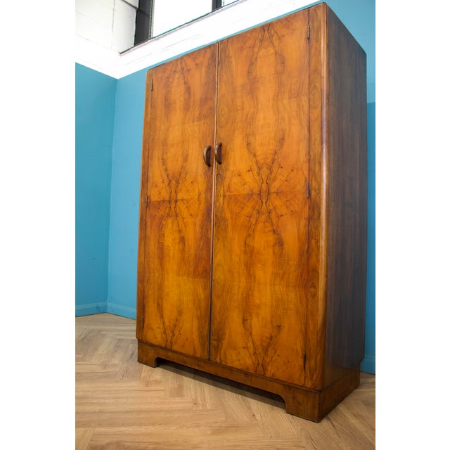 1930s Art Deco Wardrobe in Walnut, 1930s For Sale - Image 5 of 10
