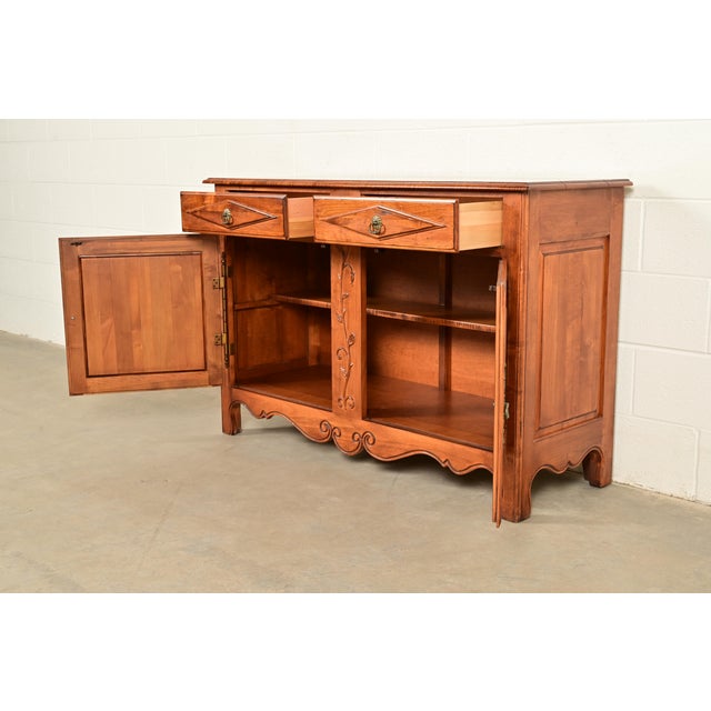 Ethan Allen French Provincial Louis XV Carved Solid Maple Sideboard or Bar Cabinet For Sale In South Bend - Image 6 of 17