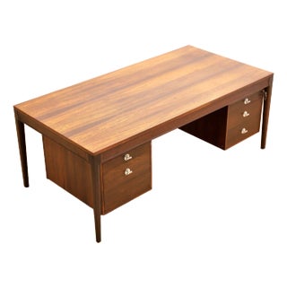 1960s Diplomat Desk in Rosewood by Finn Juhl for France & Søn For Sale