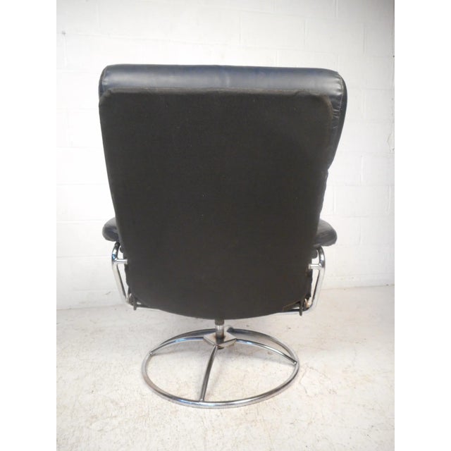 Mid-Century Modern Contemporary Modern Reclining Swivel Lounge Chair and Ottoman For Sale - Image 3 of 12