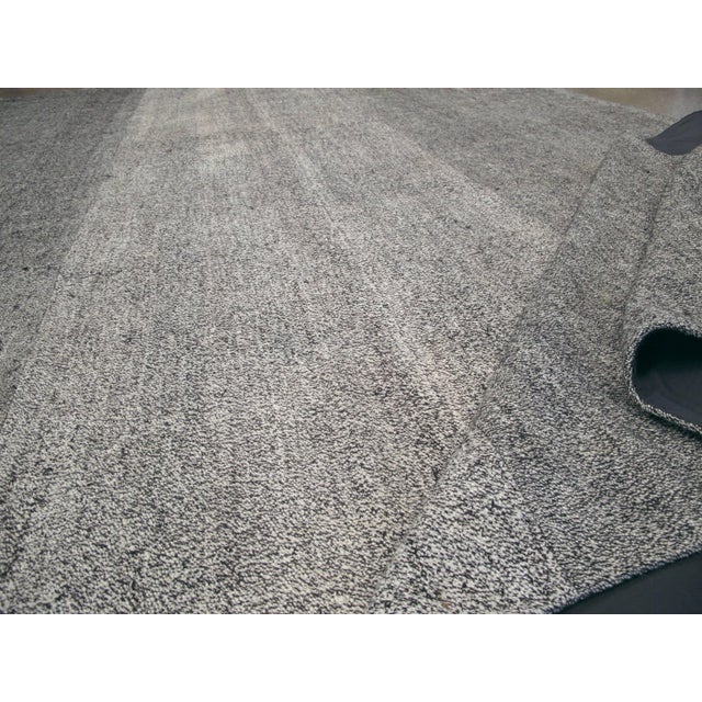 Slate Gray Galerie Shabab Collection Mid-20th Century Turkish Flat-Weave Rug For Sale - Image 8 of 9