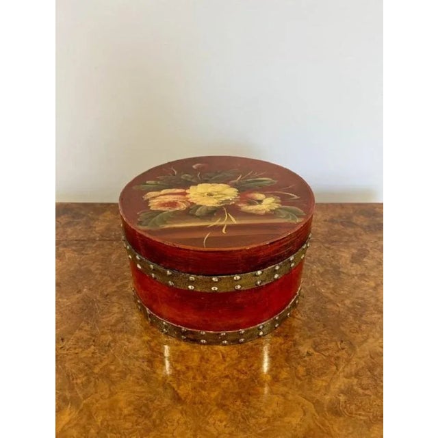 Hand Painted Circular Storage Boxes, 1920s, Set of 2 For Sale - Image 9 of 10