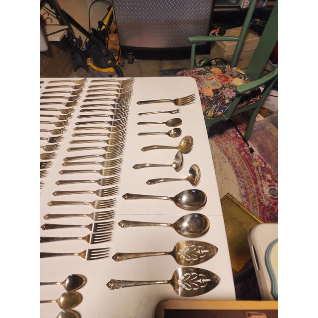 Rogers Bros. 1950s Rogers & Bros Starlight 24 Place Silver Plated Flatware Set For Sale - Image 4 of 10