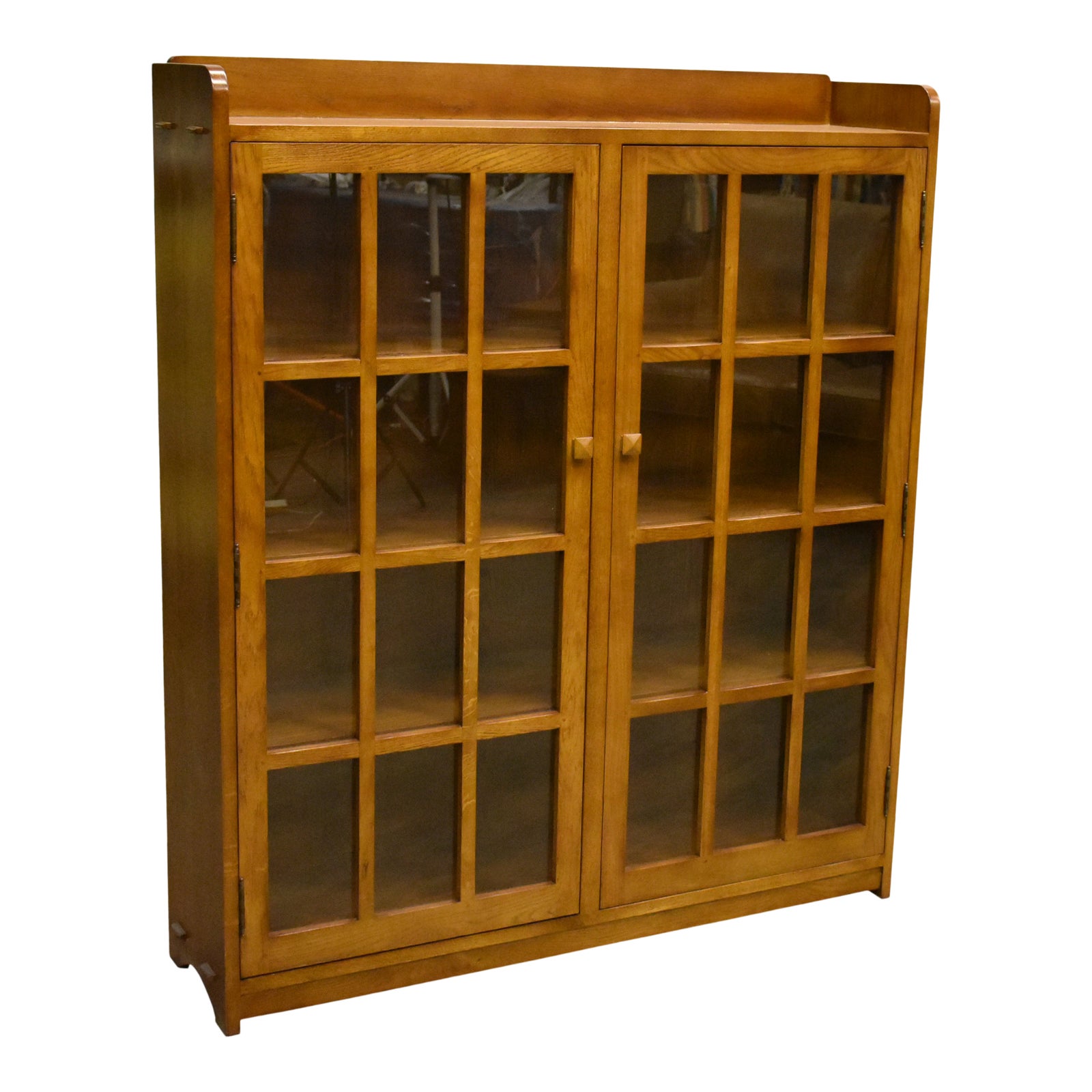 Crafters and Weavers Mission Oak 2 Door Bookcase With Glass Doors