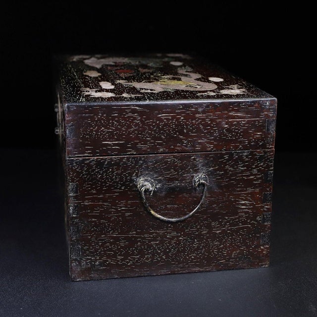 Late 20th Century Zitan Wood Box Inlaid With Mother-of-Pearl Dragon & Phoenix For Sale - Image 5 of 10
