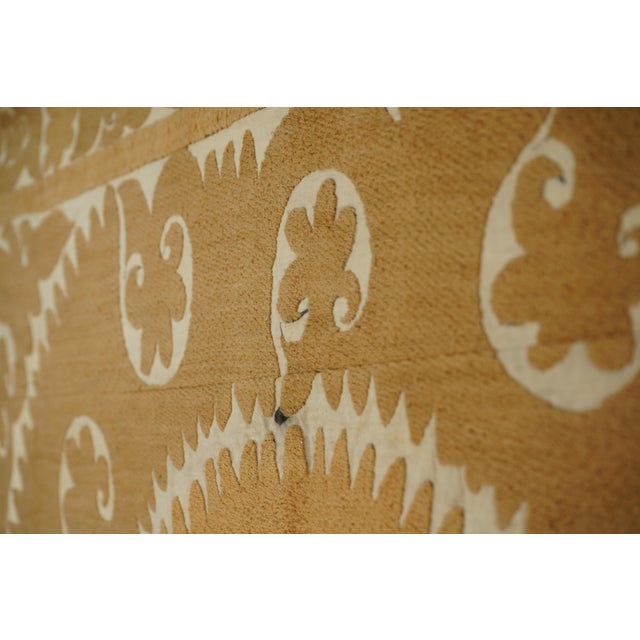 Mid-Century Modern Suzani From Samarkand Uzbekistan - Wall Decor For Sale - Image 3 of 10