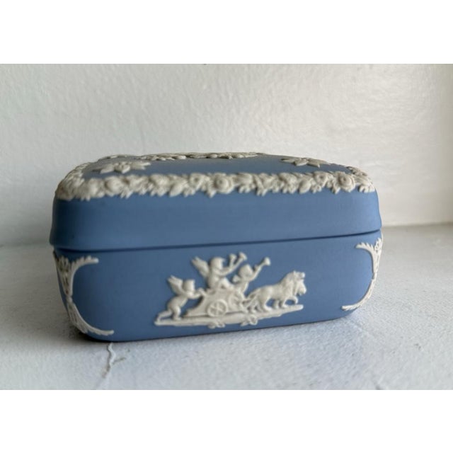 Josiah Wedgwood Vintage Wedgwood Pale Blue Jasperware Trinket Box With Lid, Neoclassical Relief For Sale - Image 4 of 12