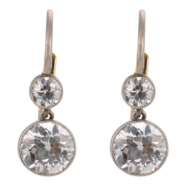 1920s Pair of Edwardian Style 2.42 Carat Diamond Platinum Drop Earrings For Sale