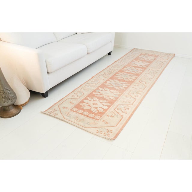 Off-white Muted Apricot & Cream Oushak For Sale - Image 8 of 10