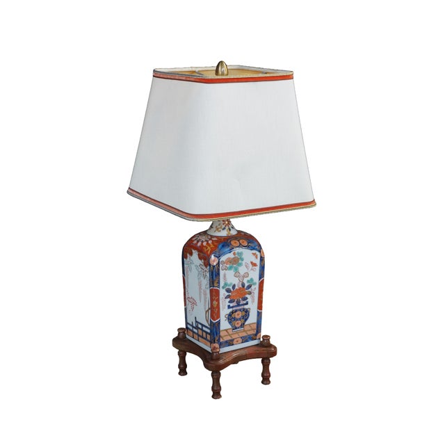 Mid-century Marbro Lamp Co. porcelain table lamp. An exceptional example of high-end Chinoiserie lighting, beautifully...