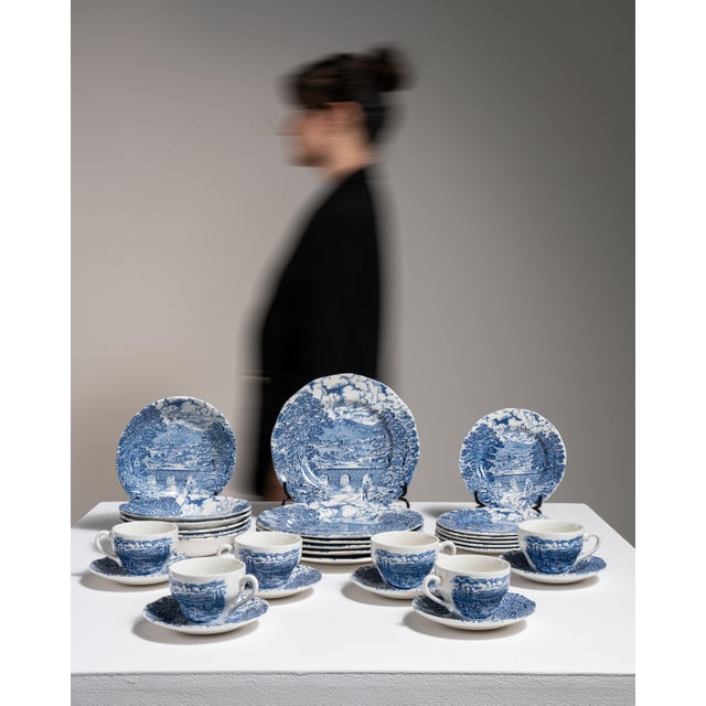 Mid 20th Century United Kingdom Blue Porcelain Serving Piece For Sale - Image 13 of 14