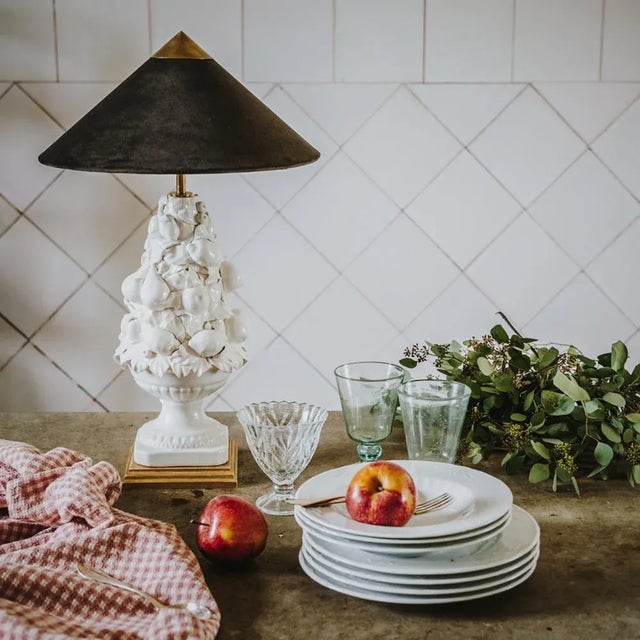 Lamp of Manises Ceres, the goddess of agriculture, plant growth and good harvests due to its marked fruit character. Each...