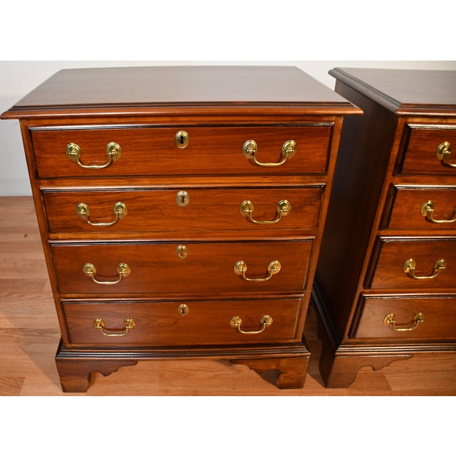 1960s 1960s Pair Harden English Traditional Cherry Wood Chest of Drawers / Commodes For Sale - Image 5 of 16