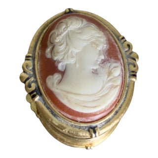 Vintage 1980s Victorian Revival Estée Lauder Cameo Solid Perfume Compact For Sale