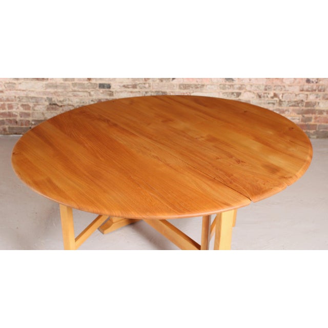 1970s Mid-Century Model 610 Gate Leg Dining Table from Ercol, 1970s For Sale - Image 5 of 11