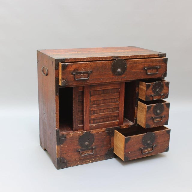 Wood 19th Century Japanese Edo Tansu Storage Chest For Sale - Image 7 of 18
