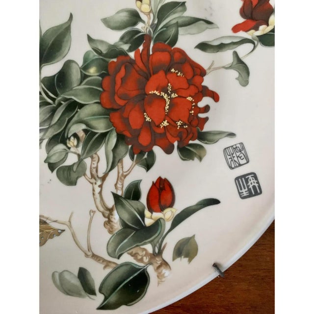 Early 20th Century Chinoiserie Floral and Butterfly Wall Plates, Pair For Sale In South Bend - Image 6 of 14