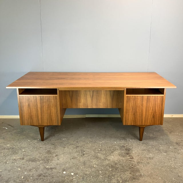 Vintage Bauhaus Desk in Walnut from WK Möbel, 1960s For Sale - Image 15 of 16