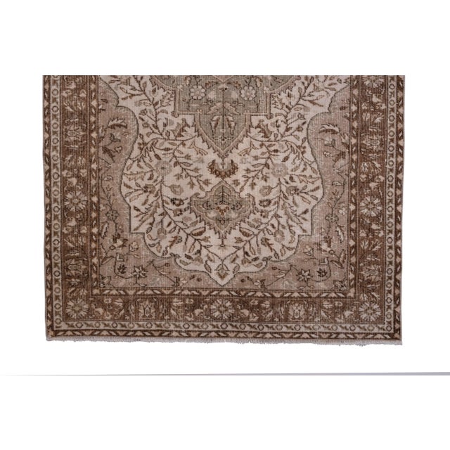 Textile Vintage Turkish Floral Rug in Neutral Colors 5'5'' X 8'6'' For Sale - Image 7 of 8