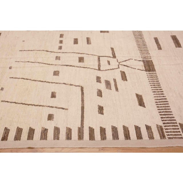 Nazmiyal Collection Large Tibal Geometric Modern Rug For Sale - Image 9 of 9
