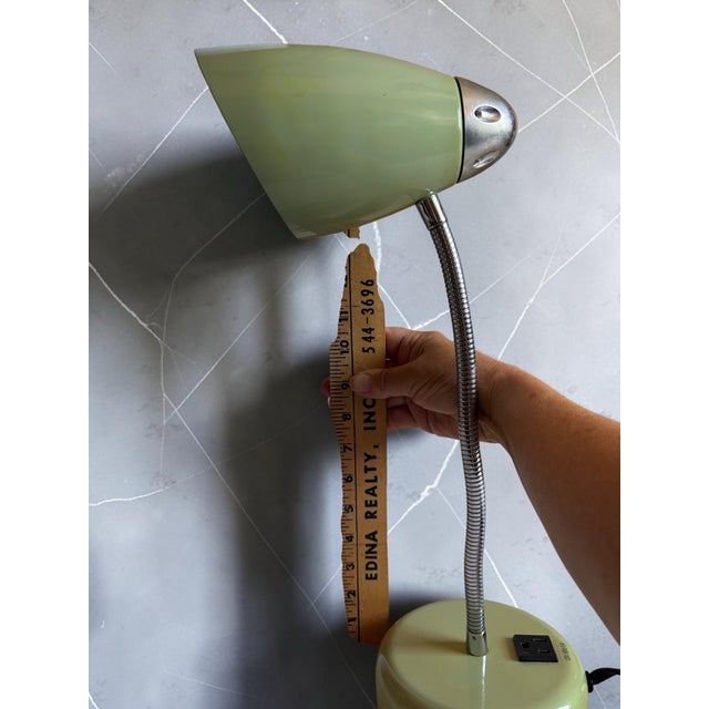 1970s Vintage Mid-Century Modern Lime Green and Chrome Gooseneck Desk Lamp For Sale - Image 5 of 10