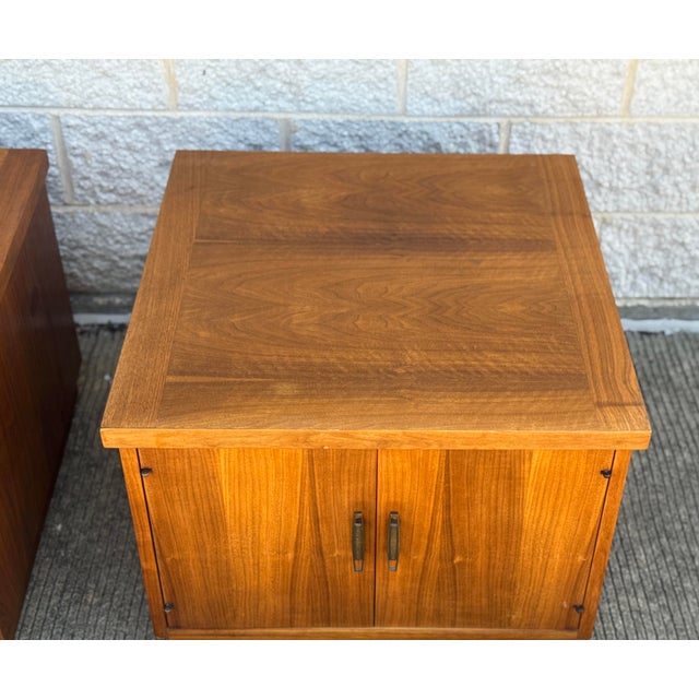 Lane Furniture Mid-Century Walnut Nightstands by Lane Furniture, Pair For Sale - Image 4 of 12