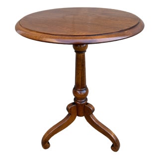 Late 20th Century Ethan Allen American Colonial Cherry Wood Side Table For Sale