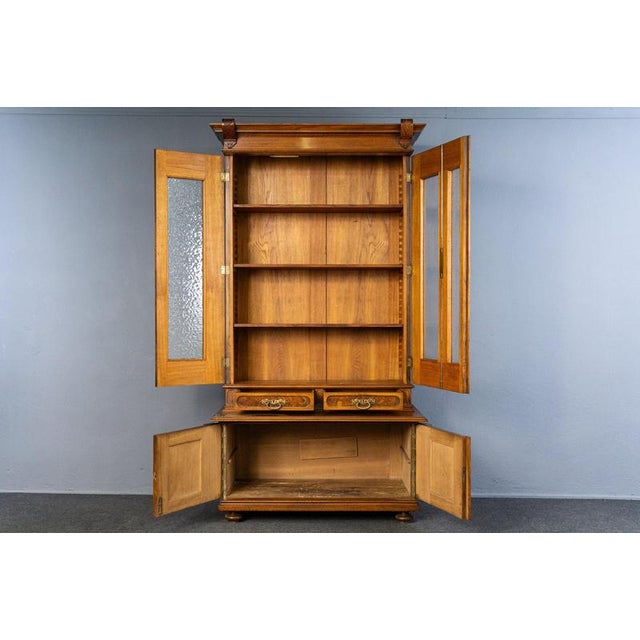 Decorative Gründerzeit Bookcase in Walnut and Oak, 1800s For Sale - Image 3 of 18
