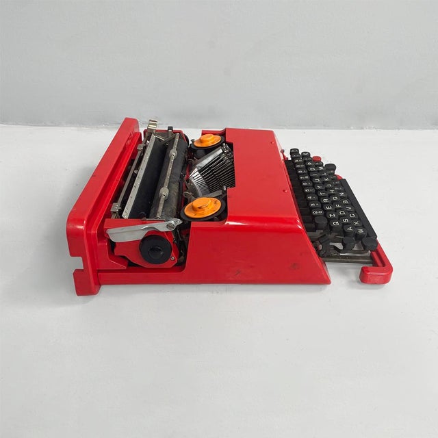 Italian Modern Typewriter by Ettore Sottsass for Olivetti, 1970s For Sale - Image 3 of 17