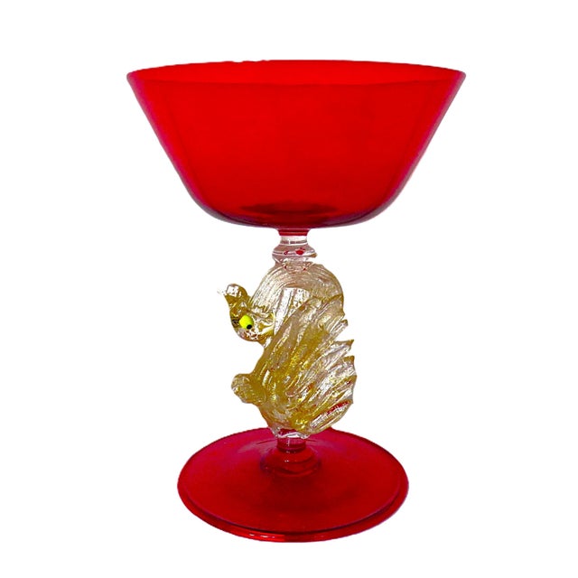 Mid-Century Modern Set of 9 Murano Champagne Coupes Glasses Red & Gold Swans Italian For Sale - Image 3 of 4
