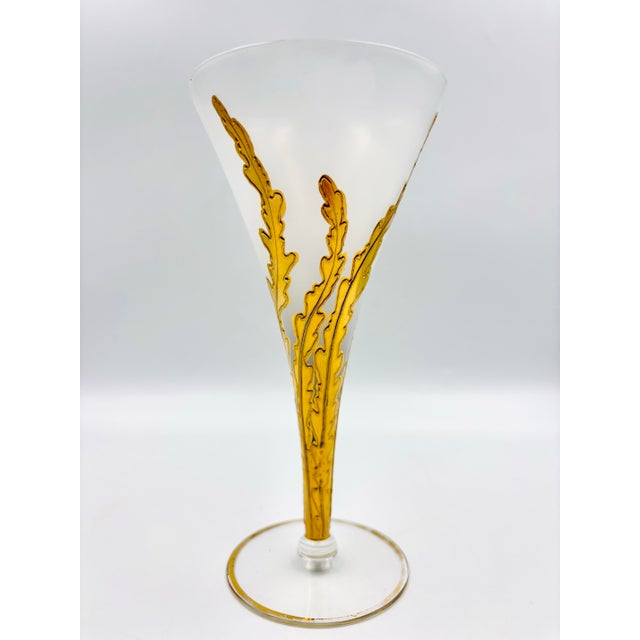1940s Frosted Glass Wine Flutes With Gold Leaf Motif – Pair For Sale In Los Angeles - Image 6 of 12