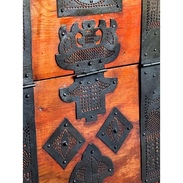 Antique Korean Pakch'on Wedding Bandaji Chest For Sale - Image 4 of 17