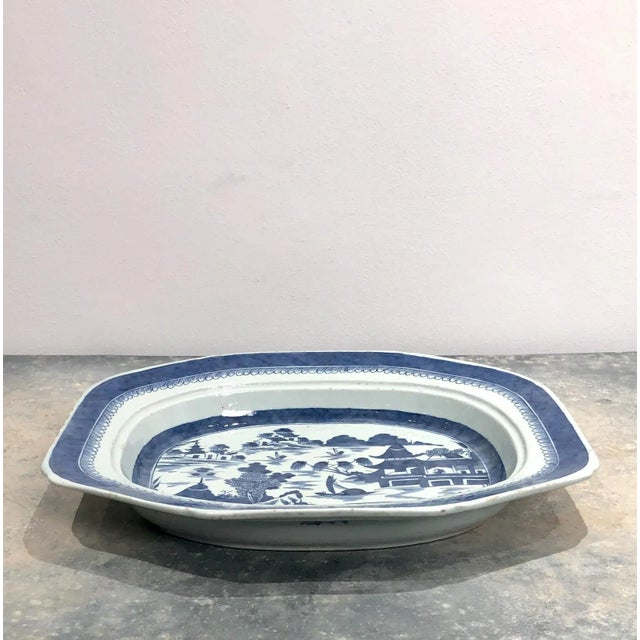 Early 19th Century Circa 1830 Chinese Export Blue and White Platter For Sale - Image 5 of 6