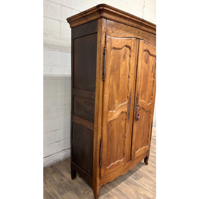 Antique 19th Century French Provincial Louis XV Style Carved Armoire With Key For Sale - Image 4 of 18