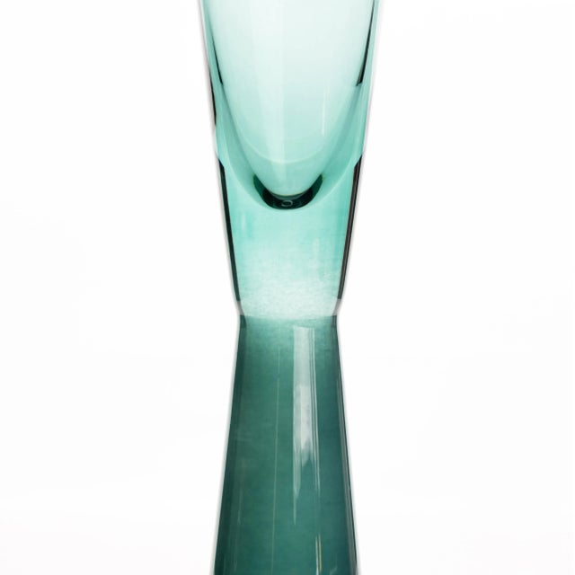 Transitional Flute Green Champagne Glasses - Set of 4 For Sale - Image 3 of 6