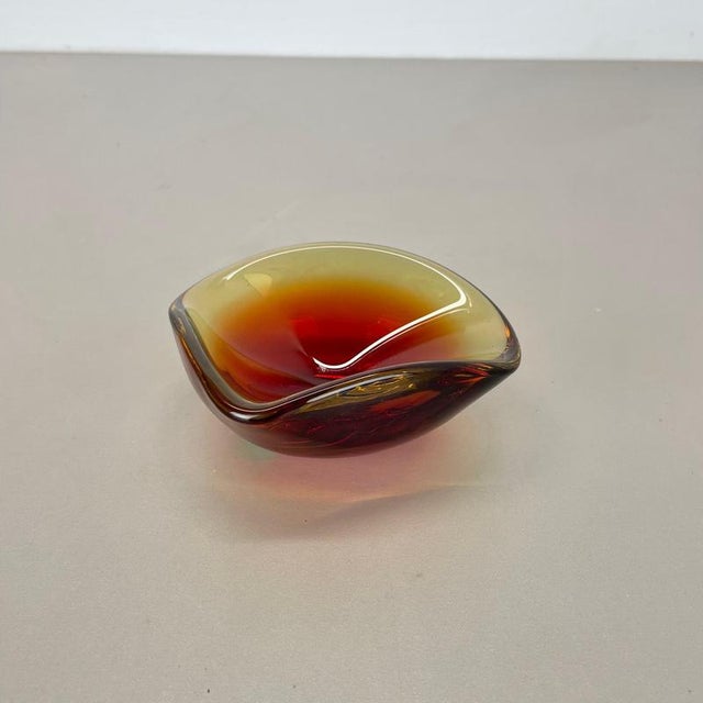 Murano Glass Red Yellow Bowl Element Shell Ashtray Seguso Murano, Italy, 1970s For Sale - Image 3 of 17