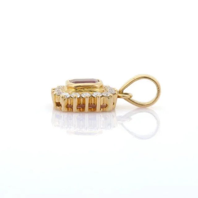 Art Deco 18k Yellow Gold Natural Ruby Pendant Necklace With Halo of Diamonds For Sale - Image 3 of 9