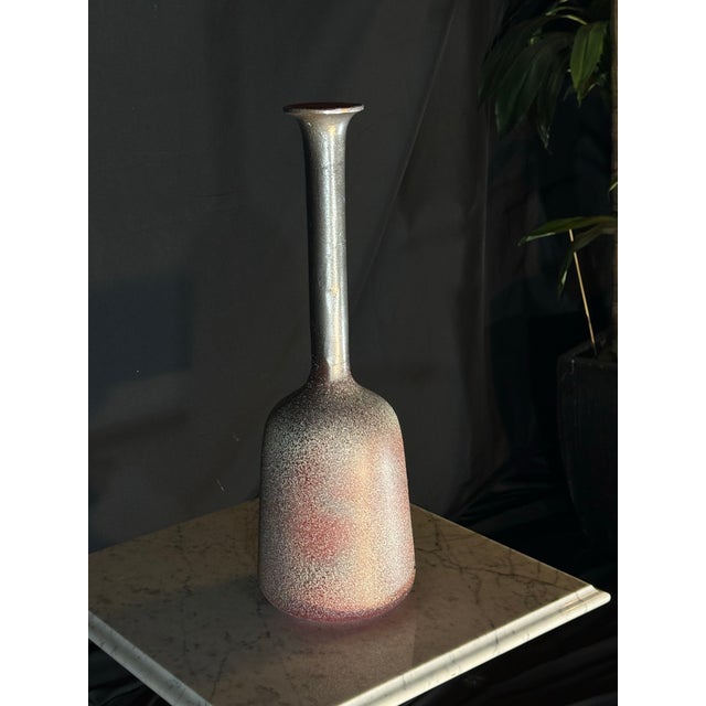 Vintage Textured Studio Pottery Vase in Charcoal and Burgundy, 20 Inches For Sale In Miami - Image 6 of 8