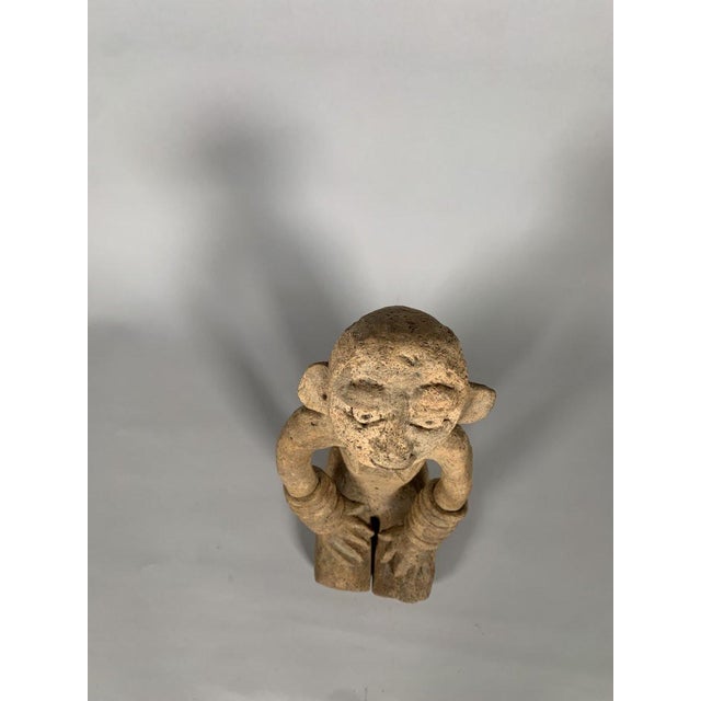 15th Century & Earlier Title: Bankoni statuette, Mali, 13th-15th century, terracotta, red ochre, African tribal art For Sale - Image 5 of 9