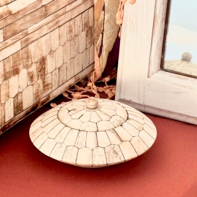 Late 20th Century Maitland-Smith Tessellated Bone Lidded Dish/Box For Sale - Image 5 of 7
