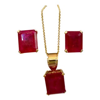 24 Carat Cushion Cut Treated Ruby Earring & Pendant Set 14 Kt Yellow Gold Chain For Sale