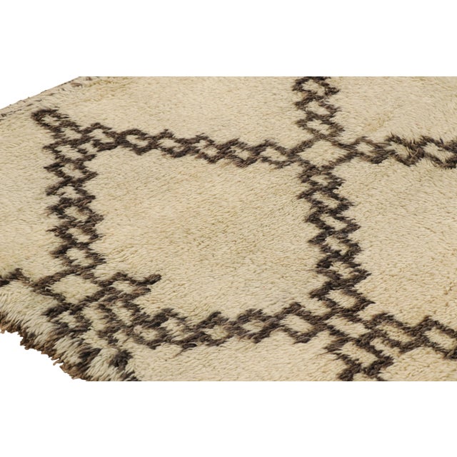 Vintage Moroccan Gallery Runner Rug in Cream With Brown Lozenges | Rug & Kilim For Sale In New York - Image 6 of 7