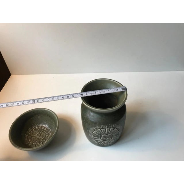 Zenit Ceramic Green Vase & Bowl Set by Gunnar Nylund for Rörstrand, 1970s, Set of 2 For Sale - Image 6 of 8