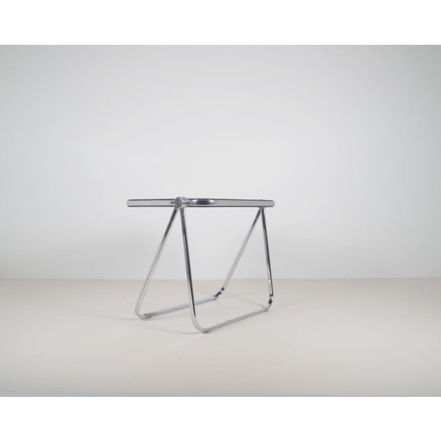 Vintage desk designed by Giancarlo Piretti in 1971 and manufactured by Anonima Castelli. This piece of furniture is made...