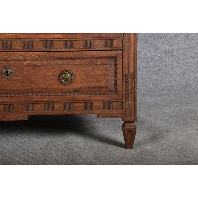 Baroque Chest of Drawers in Oak, 1780s For Sale - Image 10 of 18